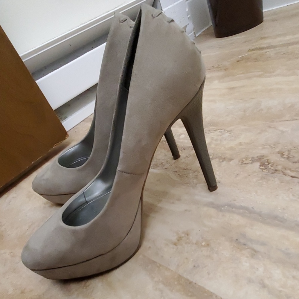 Pumps - Picture 5 of 6